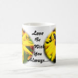 Fleur jaune avec la conception de Kellie Marie de  Mug
