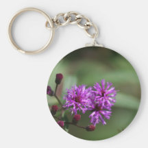 Fleur pourpre avec l'abeille porte-clé