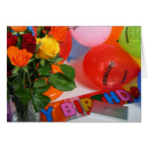 Fleurs de ballons et carte de voeux d'anniversaire
