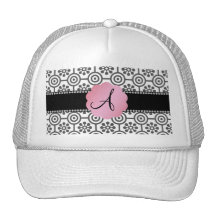 Fleurs noires et blanches de monogramme casquettes