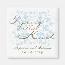Flourish floral d'Aqua attachant l'aimant du noeud