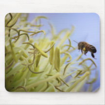Flying bee mouse pad