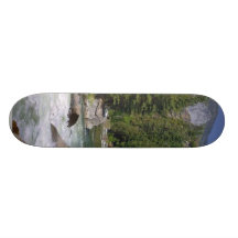 Forêts d'arbres de courants de rivières skateboards customisés