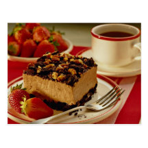 Fraises et gâteau délicieux carte postale