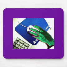FREAKY FUNKY GREEN HAND WITH PURPLE FINGERNAILS MOUSE PAD