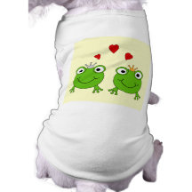 Frog Princess and Frog Prince, with hearts. Doggie Tshirt