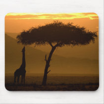 Giraffe at Sunrise Mauspad