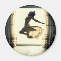 GIRL DANCING magnet