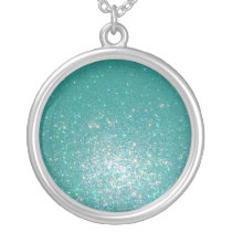 Glittering green necklace