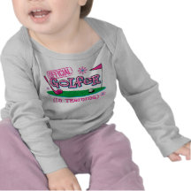 Golfeur de fille dans la formation t-shirts