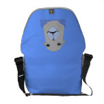 Grande otarie sur un sac besaces