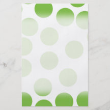 Grands points de vert de pois sur le blanc prospectus avec motif