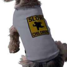Grosse parodie de plaque de rue d'enfant d'enfants tee-shirt pour chien