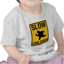 Grosse parodie de plaque de rue d'enfant d'enfants t-shirt