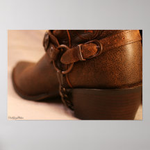 Grunge Buckle Boot Print