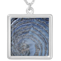 GUYS STYLISH NECKLACE