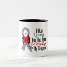 Héros de ruban de cancer du cerveau ma fille tasse