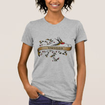 Hirondelle et rouleau avec des tatouages t-shirts