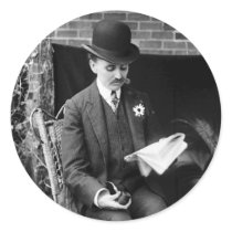 'Holmes' the drag king