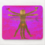 Homme pratique tapis de souris
