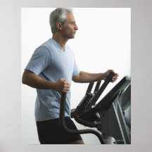 Homme s'exerçant sur Stairmaster Affiches