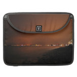 Horizon de Puerto Vallarta la nuit ; Aucune saluta Housse MacBook Pro