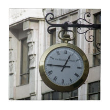 HORLOGE DÉMODÉE R de Vieux-horloge-avec-romain-let Carreaux