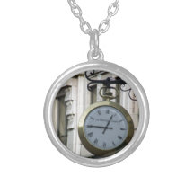 HORLOGE DÉMODÉE R de Vieux-horloge-avec-romain-let Bijouterie Personnalisée