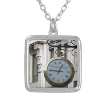HORLOGE DÉMODÉE R de Vieux-horloge-avec-romain-let Bijouterie Fantaisie