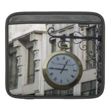 HORLOGE DÉMODÉE R de Vieux-horloge-avec-romain-let Housses iPad