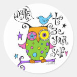 Illustration lunatique de hibou autocollant