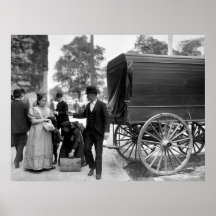 Immigrants at Battery Park: 1900 Print