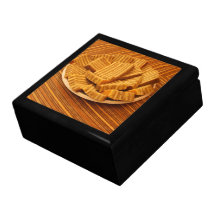 Indonesian ginger cake trinket box