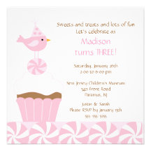 Invitation douce d'anniversaire de birdie de petit