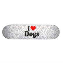 J'aime des chiens plateaux de planche à roulettes