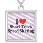 J'aime le patinage court de vitesse de voie collier