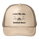 Je vis ma vie derrière des barres casquette