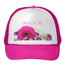 Jeune mariée à être chapeau casquettes de camionneur