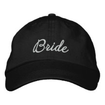 Jeune mariée casquettes brodées