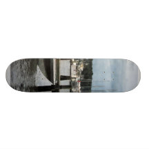 Jour orageux au port Essex CT Skateboard Customisable