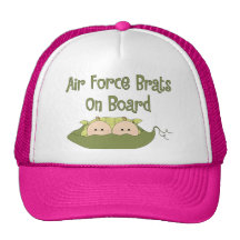 Jumeaux de gosses de l'Armée de l'Air à bord (cauc Casquette
