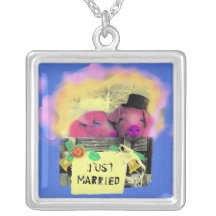 Just married/necklace