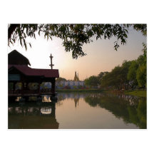 Kuthodaw Paya à la carte postale de crépuscule