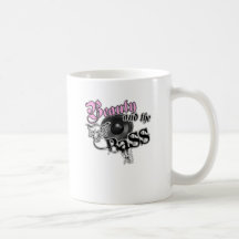 La beauté et techno de transe BASSE l'électro déli Mugs