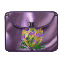 La fleur a décoré l'oeuf housse MacBook pro