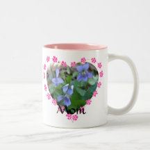 La langue de la maman de la tasse de fleurs