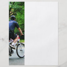 La police va à vélo la patrouille tract personnalisé