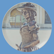 Lady statue plates