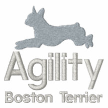 L'agilité Boston Terrier a brodé la chemise