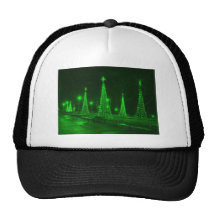 L'arbre de vacances de Joyeux Noël ornemente le ce Casquette De Camionneur